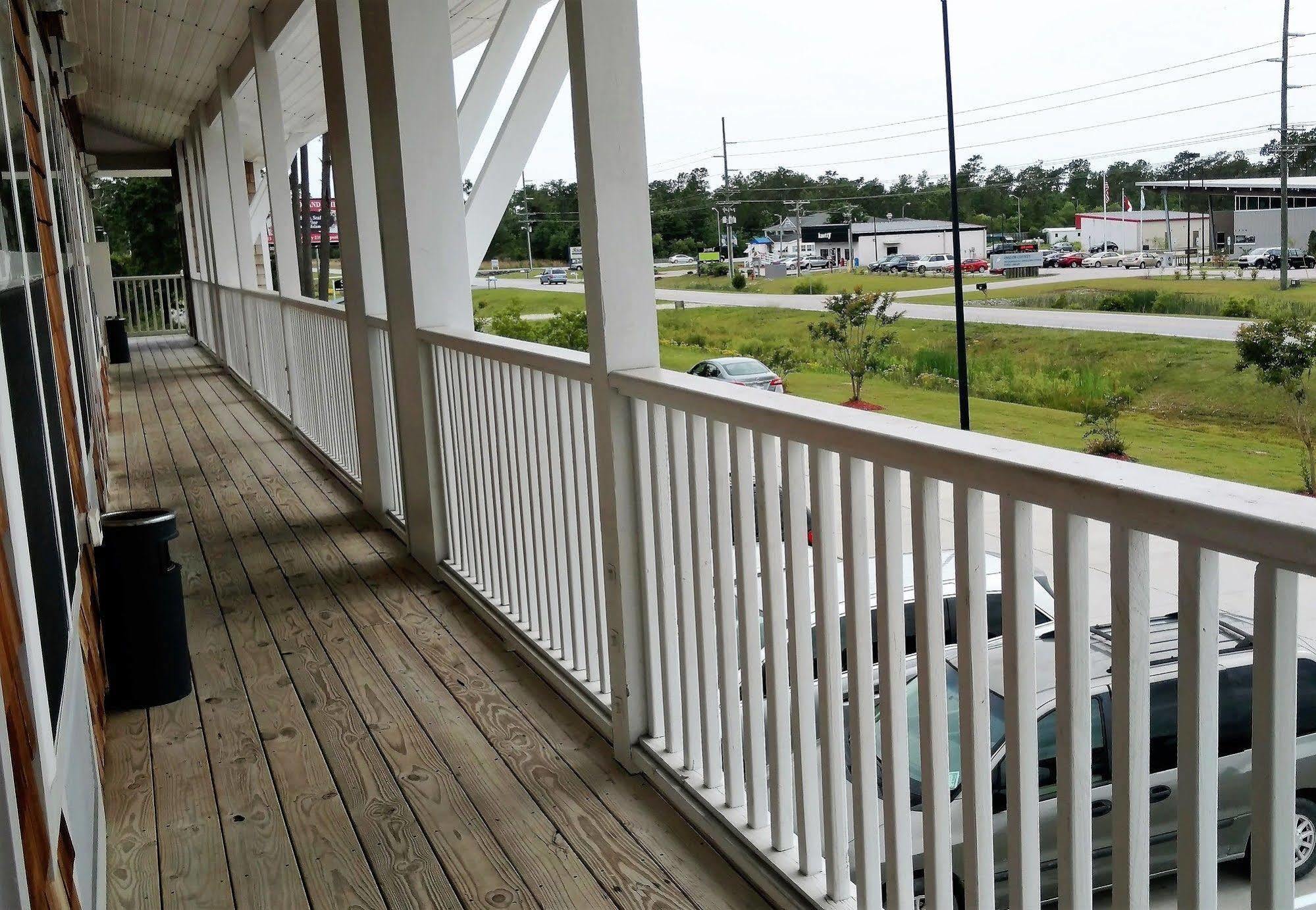 Topsail Shores Inn Sneads Ferry Exterior foto