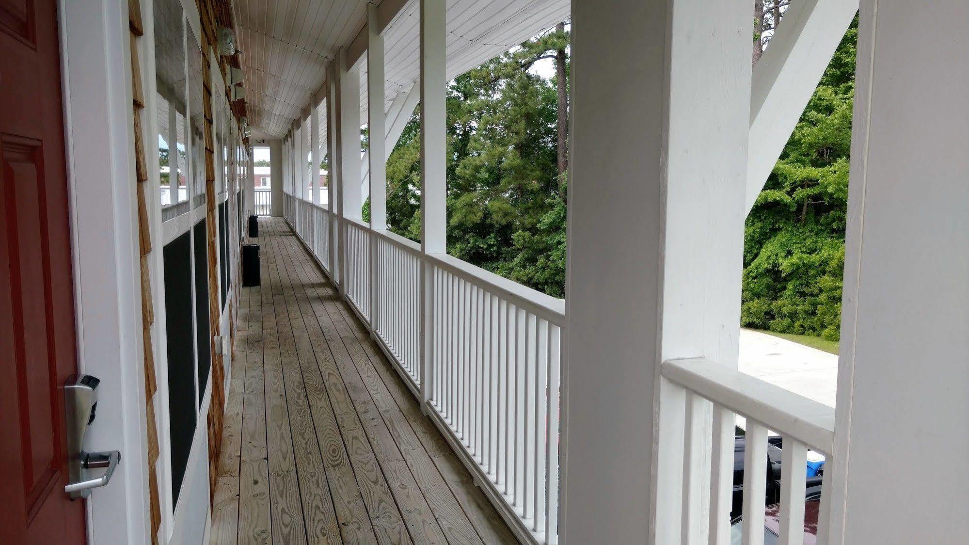 Topsail Shores Inn Sneads Ferry Exterior foto
